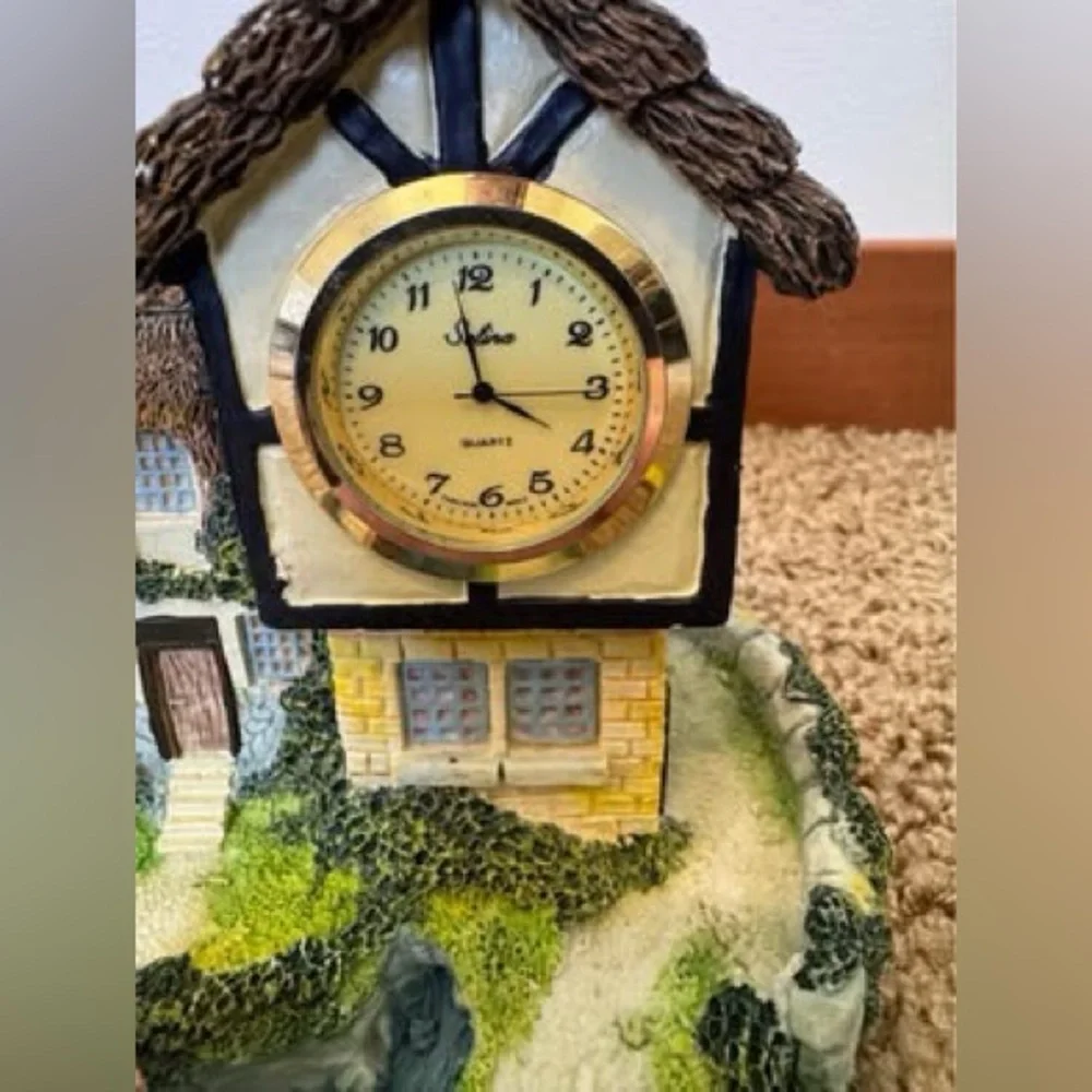 Charming‎ Cottage Clock Home Decor vintage mantel resin figurine solina quartz